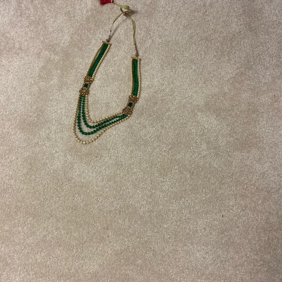 Glamorous gold plated pearl layer necklace - Picture 3 of 5